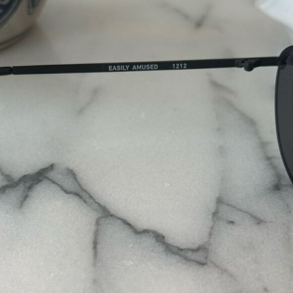 ⭐️Quay Australia Easily Amused Matte Black main image 6